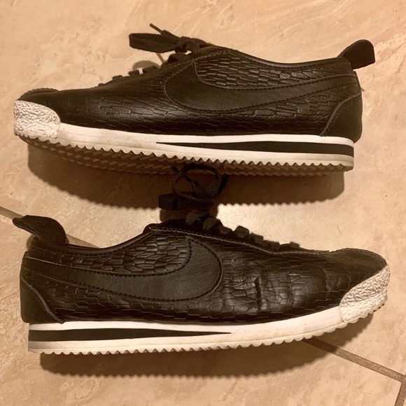 Nike Shoes - Nike Cortez Classics